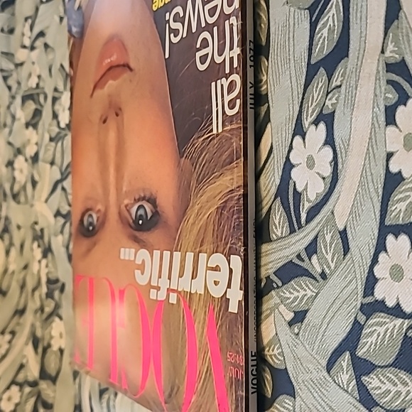 Vintage Vogue Magazine July 1977 - Picture 2 of 3